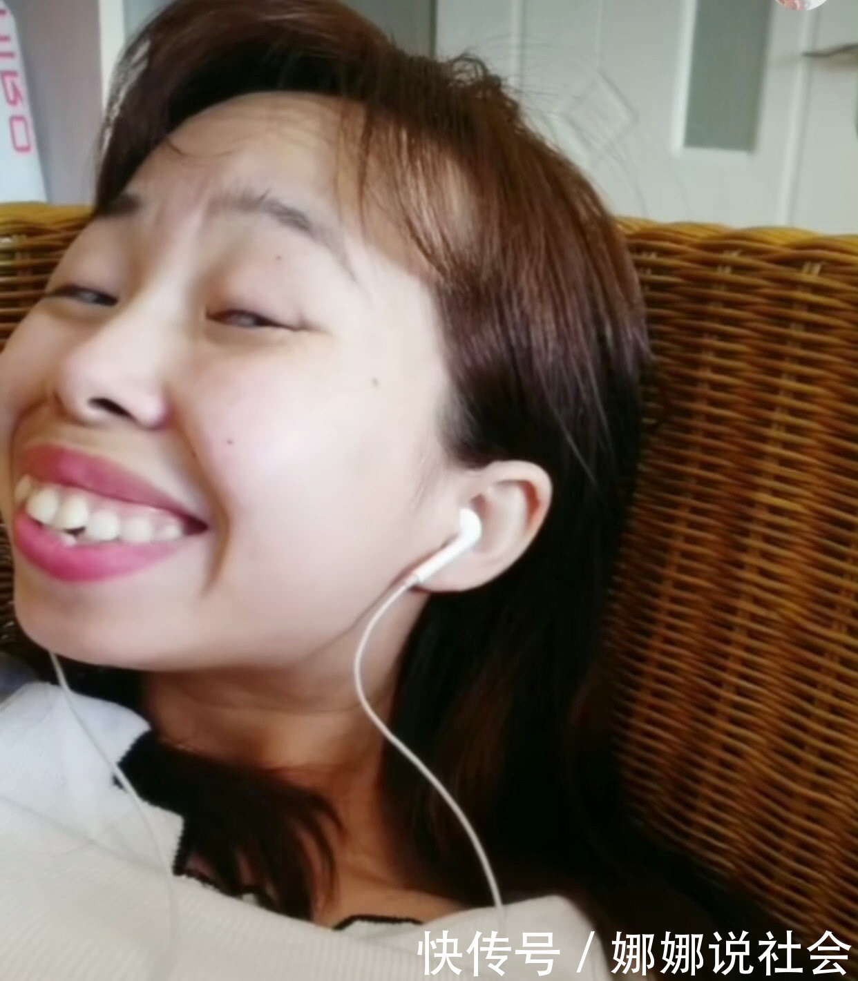 散打哥和方丈争夺嘟嘟姐,最后嘟嘟姐签约散家军,为什么方丈争不过散打