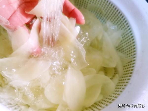 刨刀替代拙劣刀工，炒出脆口透明的土豆片我看行