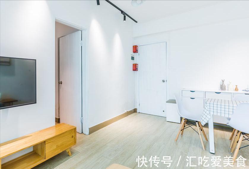 簡約風|他的簡約風一居,清新通透又寬敞,廚房規劃在陽臺里,小巧又實用