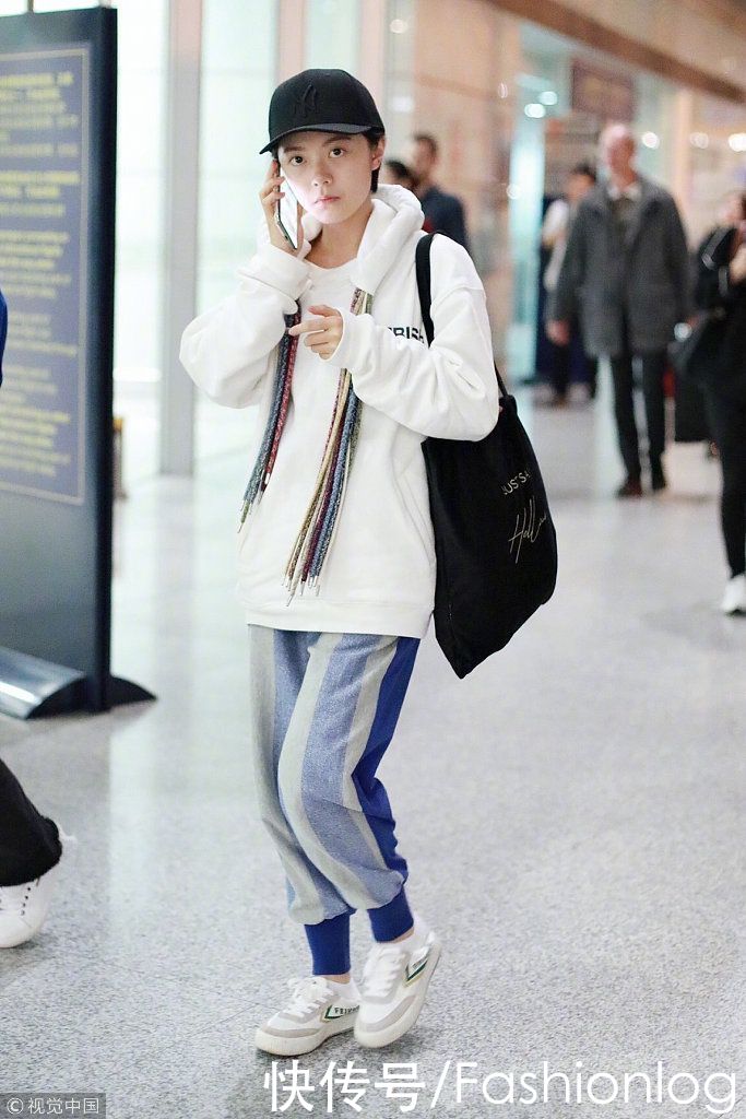 降温季节愁搭配？百搭减龄卫衣get起来，休闲时尚的必备款