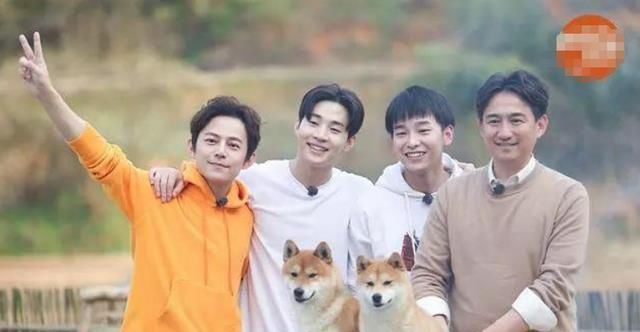 同吃黄磊的饭大华两季没长肉，彭彭一季就吃成球，终于找到原因了