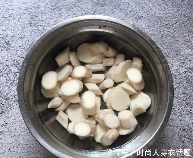 秋天|秋天的山药最美味,配上这食材,不加一滴油和盐,脾胃舒服人精神