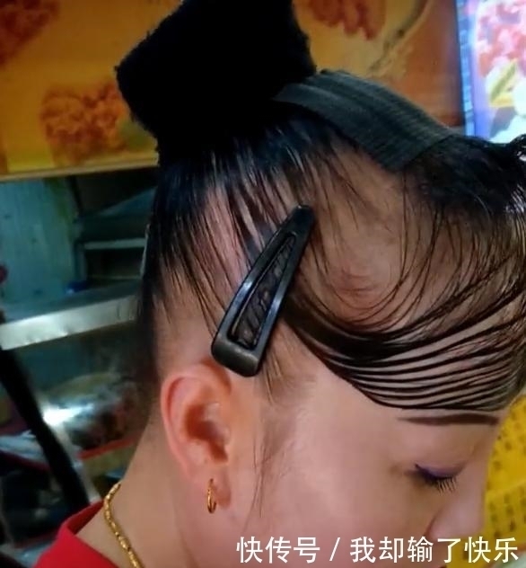 发型|最时尚大妈走红,看到这个发型,网友:确定是认真的吗?