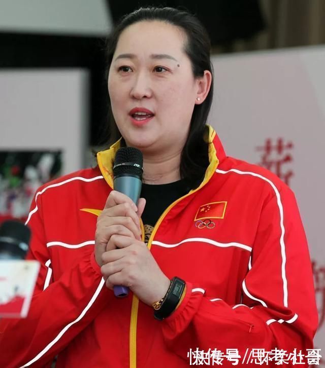 运动员|女排最可惜的二传选手,生不逢时沦为替补,现今41岁身材大变样