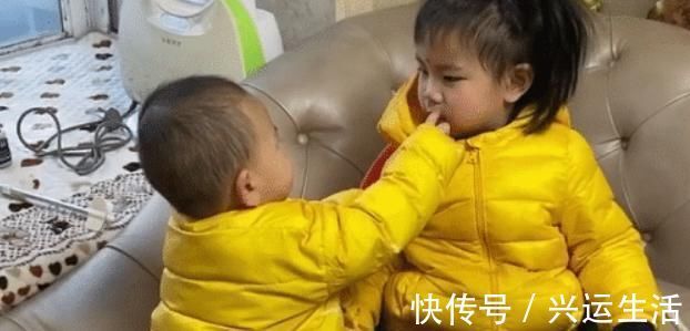 姐弟|“小怂怂弟弟”在姐姐面前服软,打归打,闹归闹,姐弟情永不变!