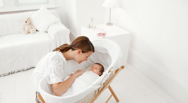 准备学|家长们请注意,当宝宝出现以下行为时,就是准备学走路了