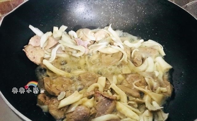 平菇|猪身上便宜又好吃的部位,煮汤越喝越香,是最好的食补食材