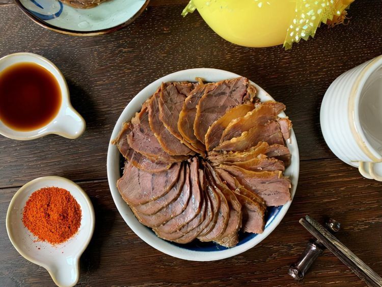 想吃卤牛肉不用出去买，自己在家就能做，干净卫生又美味