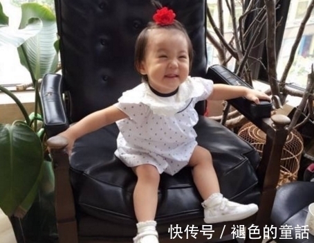 |爆笑笑话:跟一女同事打赌,赌她能不能不用手把衬衣纽扣崩开!