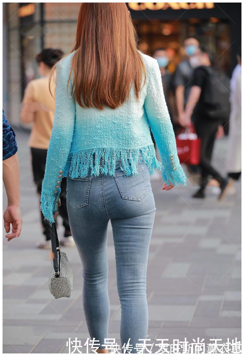 穿衣|美女穿搭:湖蓝色外套的经典穿衣典范, 变“靓女神”