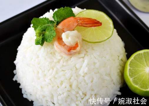 清水|蒸米饭,只放清水还不够,多放2样,米饭喷香软糯,粒粒饱满