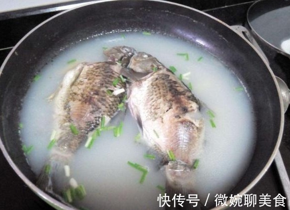 炖鱼汤|炖鱼汤时，先加水还是先煎鱼很多人都弄错，难怪鱼肉腥柴难吃！