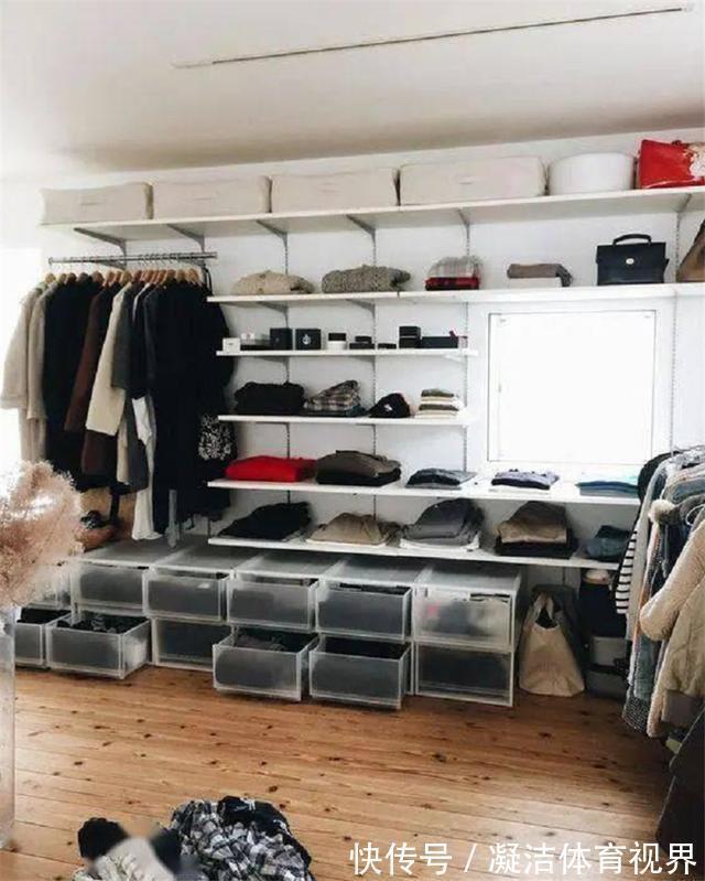 收纳|日本衣帽间太有看头!一块搁板都不用却收拾的很整洁?看完想拆家