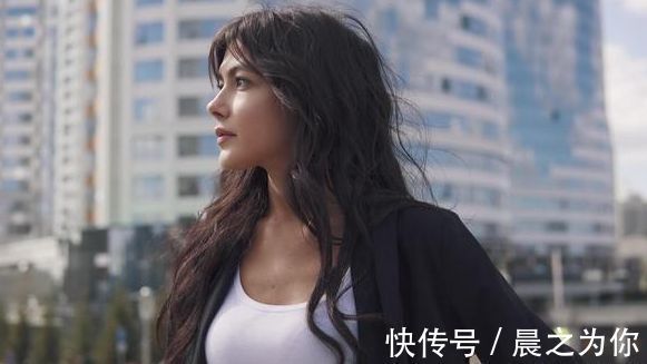 羡慕|25岁体育老师走红，“板栗臀”让人羡慕，运动给予她坚持的动力