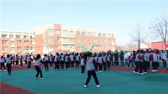 坊子区|坊子区兴国小学在山东省中小学体能与运动技能发展交流研讨会上做现场展示