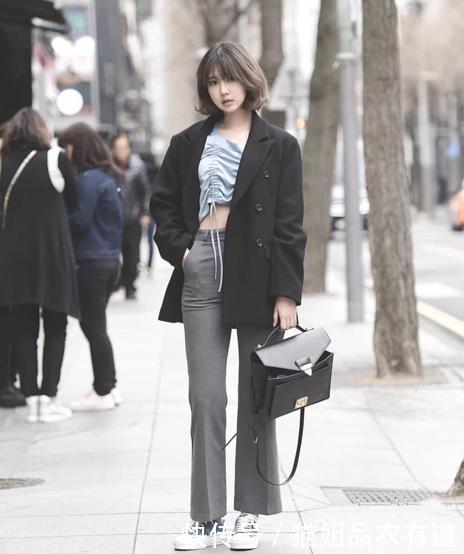 现在流行这样穿“西服外套”,时尚感十足,轻松成为街拍达人
