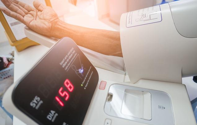 交感神经|天气转冷,血压可升高,医生高血压者记住这4点,就能平安无忧