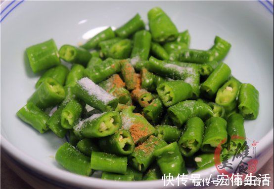 解馋|吃了30年的辣椒，这特色做法还真头一回见，开胃又解馋，太下饭了