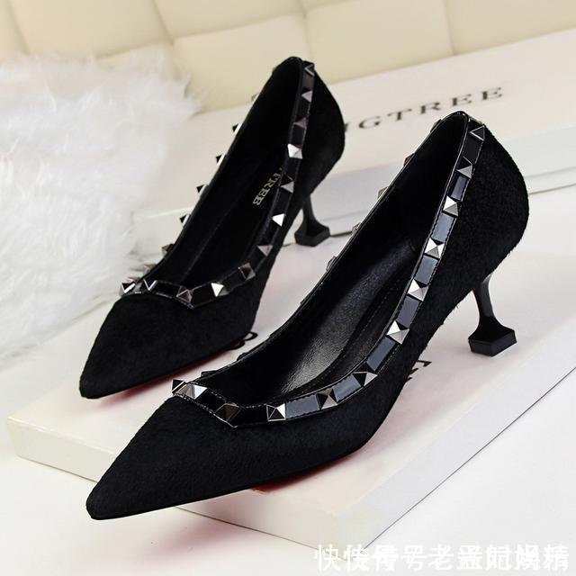 柔美又不失气质的高跟鞋，尽显优雅和奢华的魅力