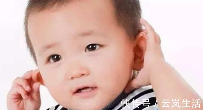 信号|孩子经常做“抓耳”动作，是在向妈妈释放“信号”，家长要接收到