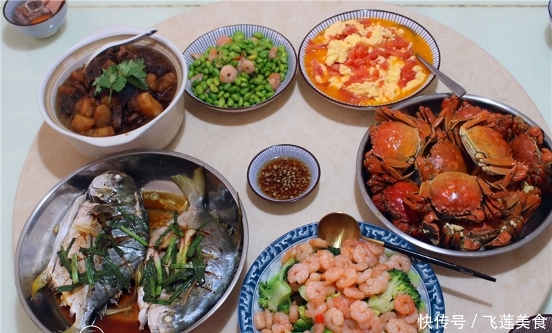  亲戚|小长假约亲戚在家聚餐，我下厨做了六菜一汤，花钱不多都吃撑