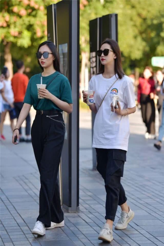 休闲装 休闲的款式让你更轻松,散发的青春活力,彰显动人的唯美气质