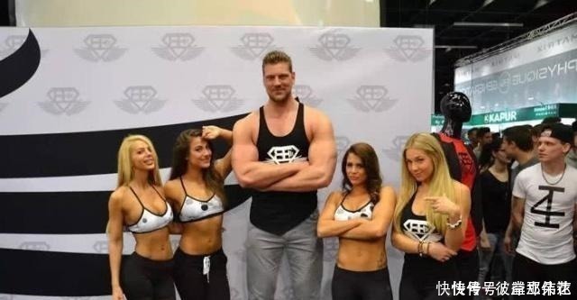 萝莉|荷兰巨兽健美界的第一身高, 谁和他同框总是有一种压迫感！