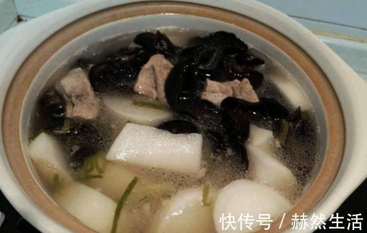 白萝卜和它是绝配,简单煮一煮,暖胃养胃,营养极高,现在吃正当时