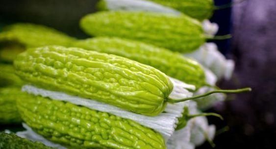 清肠排毒|常食苦瓜可清肠排毒，但吃完苦瓜一小时内，别碰此物，早知早好