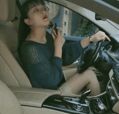 |搞笑GIF:本来我也想吃一口 但是碍于面子没张口
