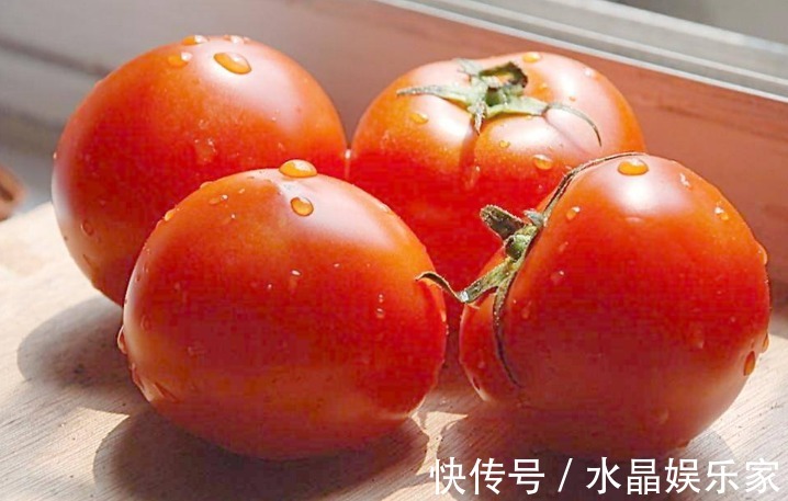 买西红柿时,这4个地方看仔细,就不会买到催熟的,个个汁水多
