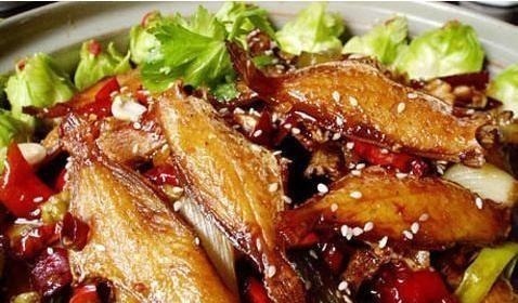 这种鱼，因冷冻被人嫌弃，却比带鱼营养，比鲫鱼香，少有人识货！