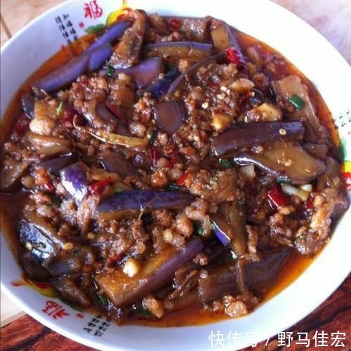 肉末炖茄子|天冷了，茄子不要炒着吃了，搭配它炖一炖，有菜有汤，热热乎乎
