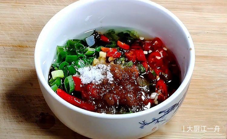 小米辣|蒸茄子，切记不要直接上锅蒸，多加1步，鲜嫩入味不变色，真解馋