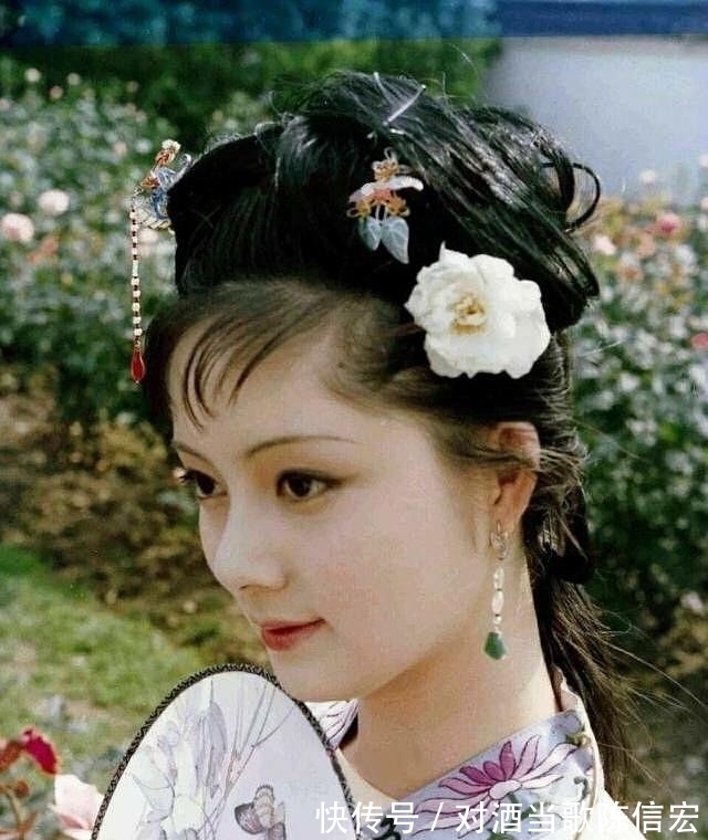 探春@薛宝钗对宝玉，究竟什么态度？两个名字见端倪