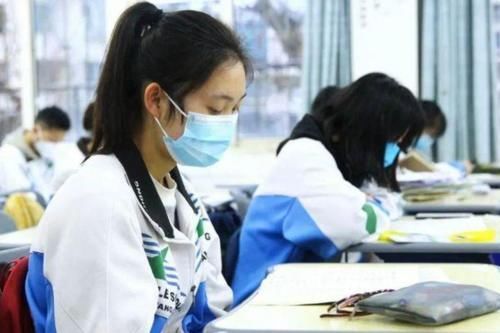 网红$网红字体风靡中学,奶酪体、鲸落体已过时,加强版“豆腐体”来了