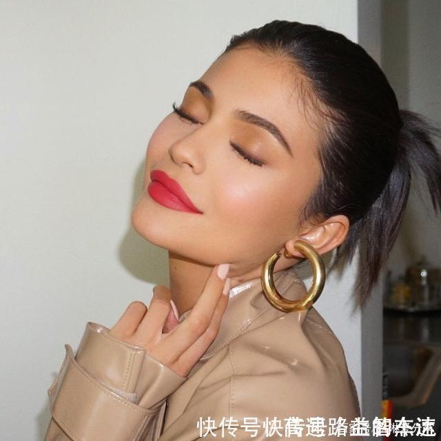 kylie|神仙化妆师!亿万富婆Kylie Jenner这么美,一半功劳都是他的