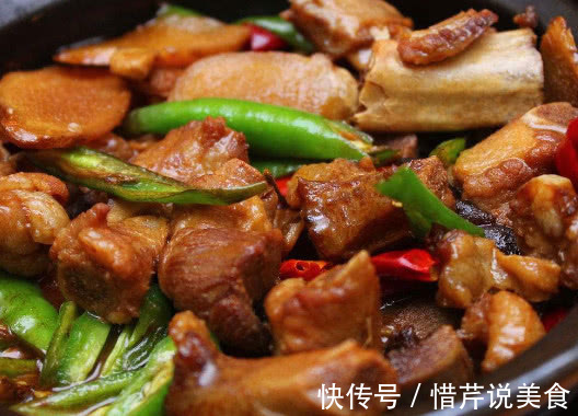 秋天最适合吃的一道菜，不加一滴水，越煮越香，你吃过没