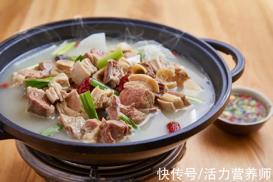 羊肉|秋天吃羊肉是养生佳品，还是心血管疾病的诱因？羊肉站起来了