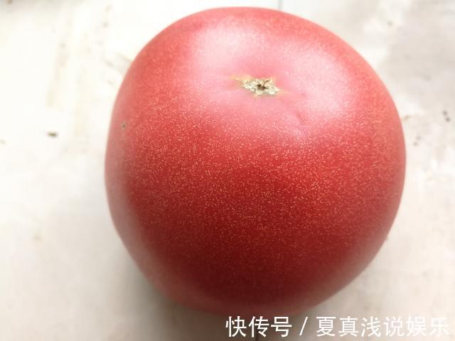 沙瓤|买西红柿就要挑“母”的,沙甜又多汁,学会这4招,一挑一个准