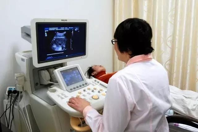 孕妈们|没钱就别生，产检花费3000元丈夫嫌贵，孕妇一句话让丈夫禁声