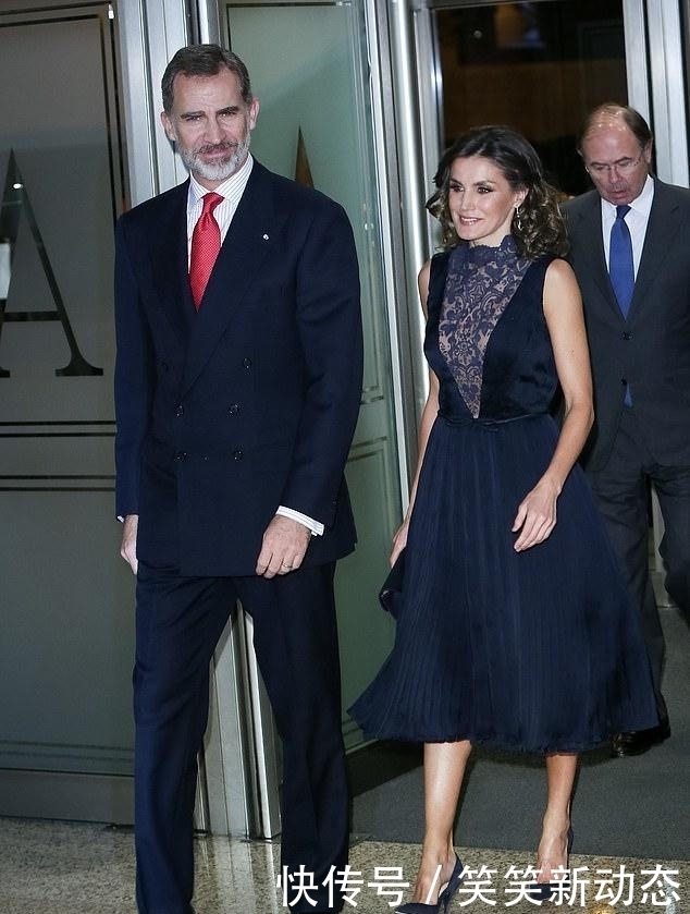 西班牙|46岁西班牙王后美得惊艳!蕾丝裙少女减龄,复古卷发美到骨子里