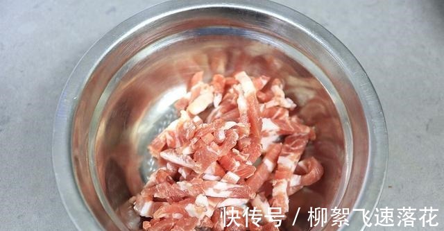 肉丝|香辣豆腐炒肉丝，又软又嫩，弹性十足，味道浓郁倍儿下饭！