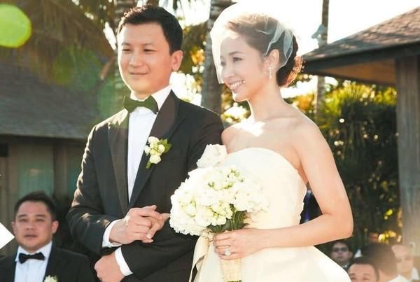 侯佩岑：拒绝连胜文，情断周杰伦，低调嫁给富商却很幸福