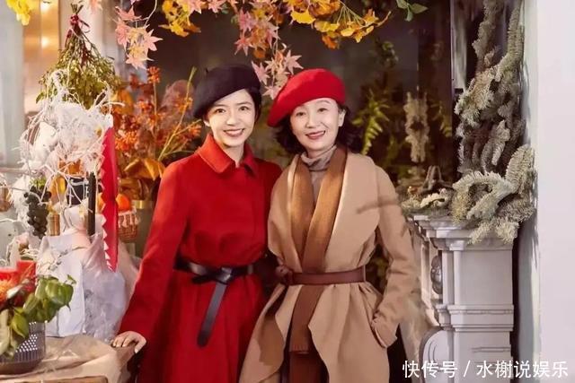 谁说红色衣服穿着俗?三木母女最新红衣搭配,美的高级又气质