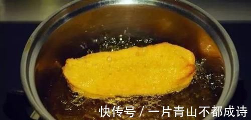 油条|炸油条,用酵母是“大错”1斤面加9克它,膨松酥脆,个个空心