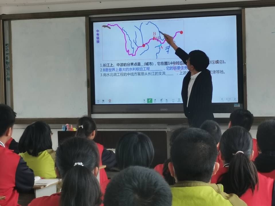 区研训中心举行教学质量提升培训会