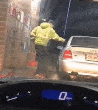 |搞笑GIF趣图:当你和男友聊天突然生气的时候!