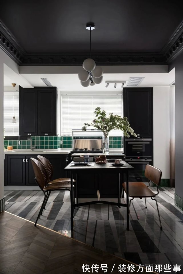 复古风|121平新房,复古风的设计,绿色的点缀,装饰出高雅格调