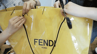 教学 手把手教学｜闲置的购物纸袋和防尘袋也能变成时髦包包